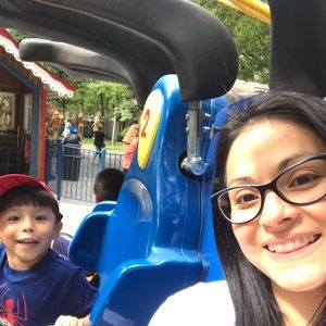 Meet your Posher, Claudia